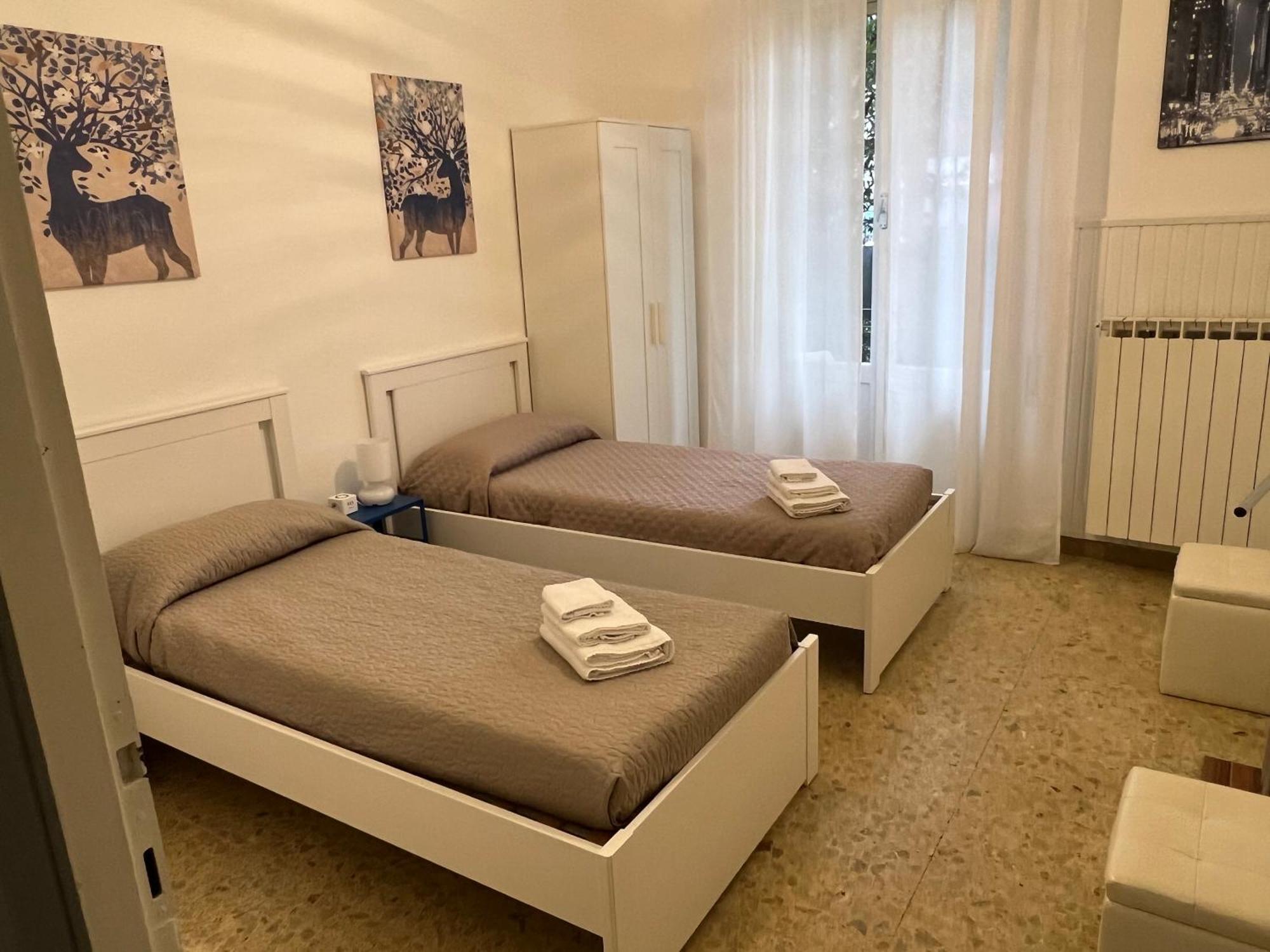 Manubella Appartamento 5 Vani Con Giardino 斯培西亚 外观 照片